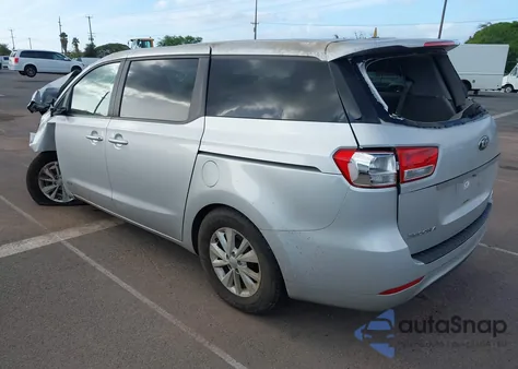2018 Kia Sedona Lx z USA, uszkodzony, nr VIN KNDMB5C17J6389120